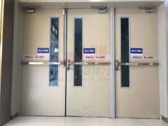 推杠鎖廠家的緊急出口，控制門鎖可以雙向安裝