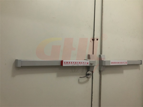 金捍力推桿鎖經久耐用，2年依然嶄新發亮